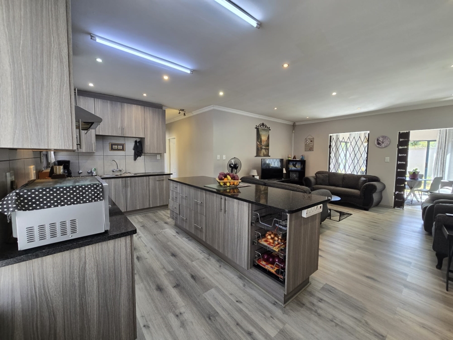 3 Bedroom Property for Sale in Melodie North West